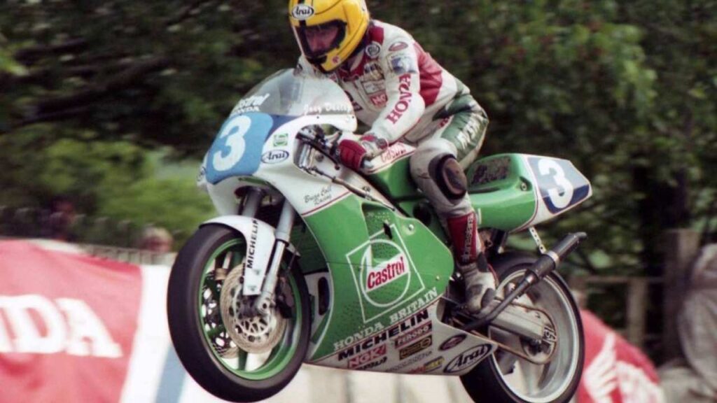 Joey Dunlop Honda V4 Race Bikes to be Auctioned