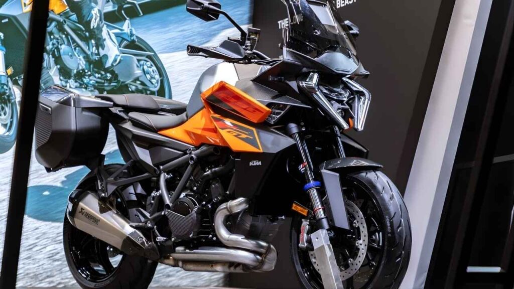 2026 KTM Super Duke 1290 GT Unveiled